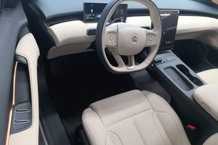 Used Nio ET5 2024 75 kWh Driver Seat