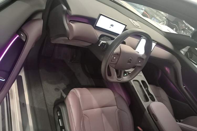 Used Nio ET5 2024 75 kWh Driver Seat