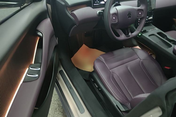 Used Nio ET5 2024 75 kWh Driver Seat