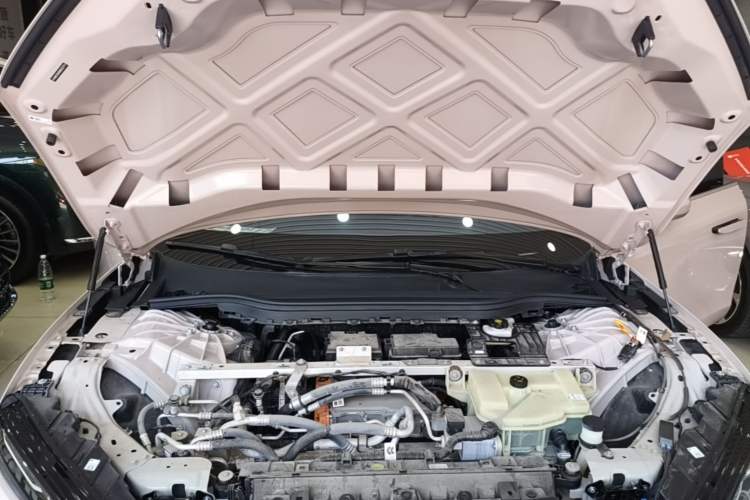 Used Nio ET5 2024 75 kWh Engine Bay