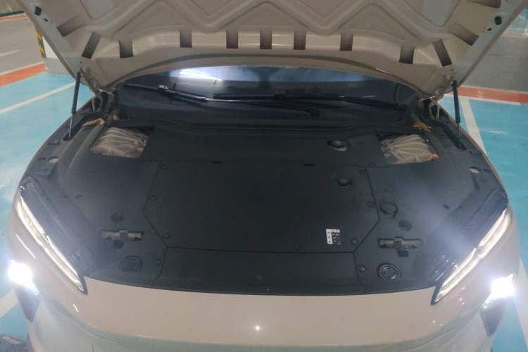 Used Nio ET5 2024 75 kWh Engine Bay