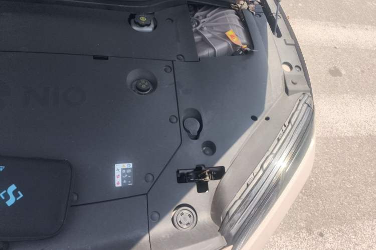 Used Nio ET5 2024 75 kWh Engine Bay Left