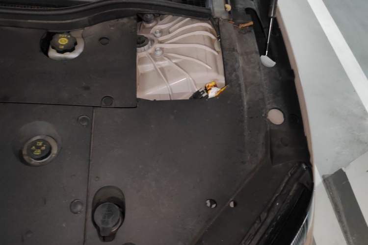 Used Nio ET5 2024 75 kWh Engine Bay Left