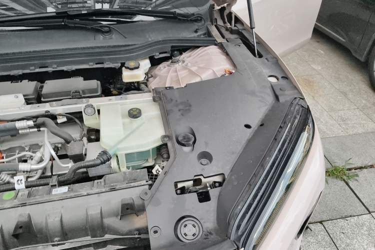 Used Nio ET5 2024 75 kWh Engine Bay Left