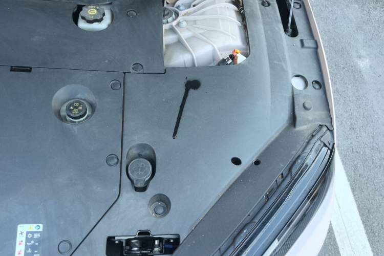 Used Nio ET5 2024 75 kWh Engine Bay Left