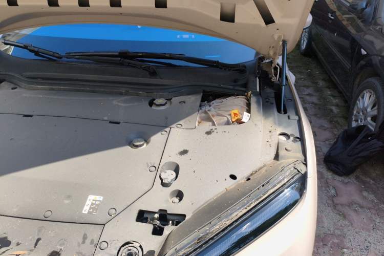 Used Nio ET5 2024 75 kWh Engine Bay Left