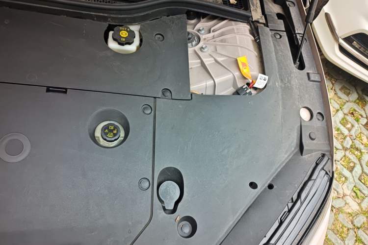 Used Nio ET5 2024 75 kWh Engine Bay Left