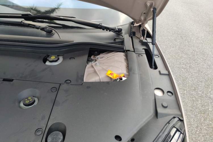 Used Nio ET5 2024 75 kWh Engine Bay Left