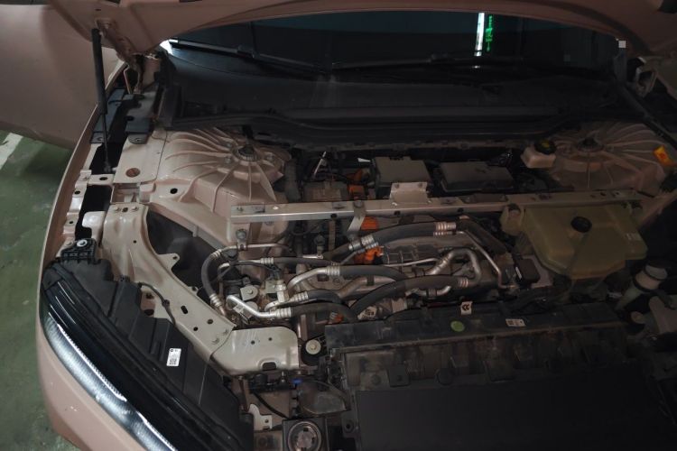 Used Nio ET5 2024 75 kWh Engine Bay Right