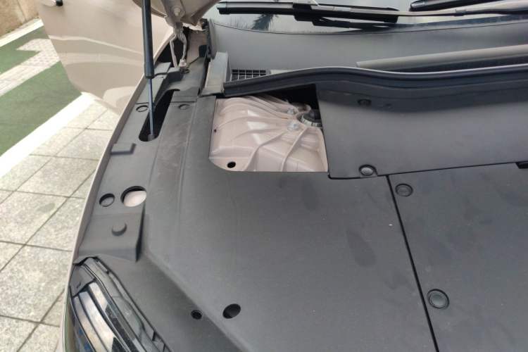 Used Nio ET5 2024 75 kWh Engine Bay Right