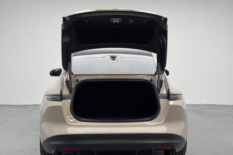 Used Nio ET5 2024 75 kWh Exterior 11