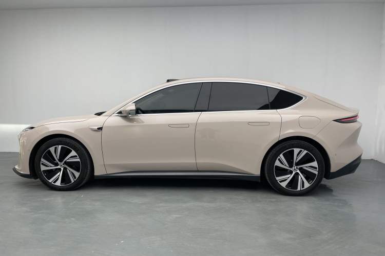 Used Nio ET5 2024 75 kWh Exterior 2