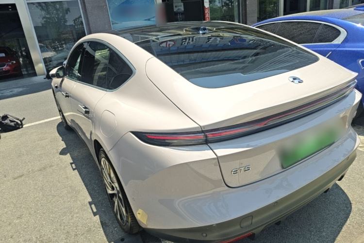 Used Nio ET5 2024 75 kWh Exterior 2