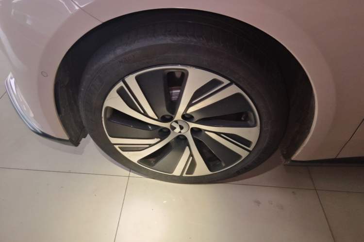 Used Nio ET5 2024 75 kWh Exterior 4