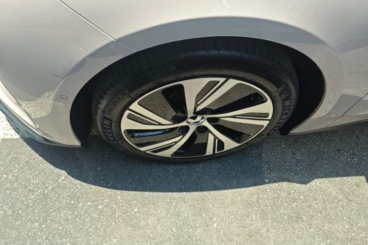 Used Nio ET5 2024 75 kWh Exterior 4
