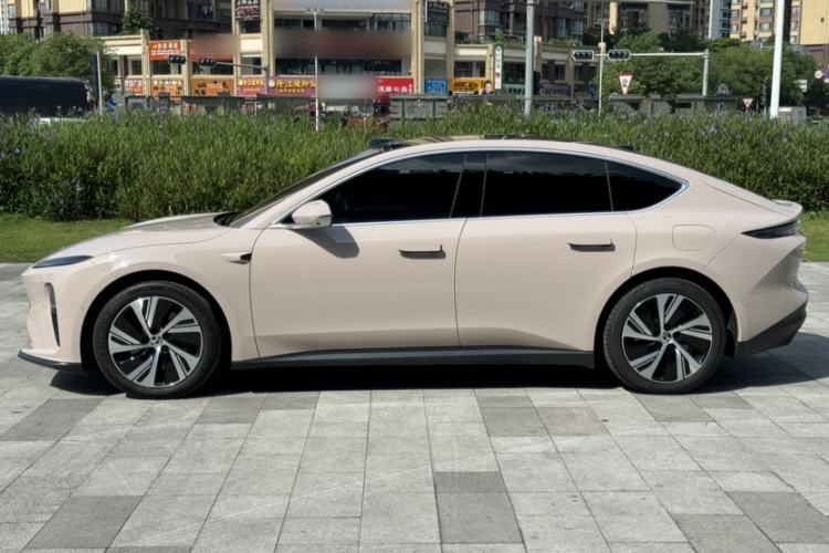 Used Nio ET5 2024 75 kWh Exterior 4