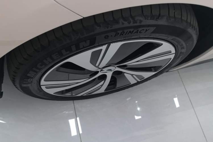 Used Nio ET5 2024 75 kWh Exterior 4