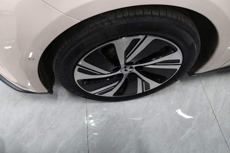 Used Nio ET5 2024 75 kWh Exterior 4