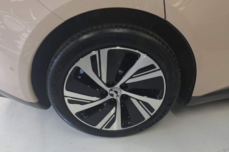 Used Nio ET5 2024 75 kWh Exterior 5
