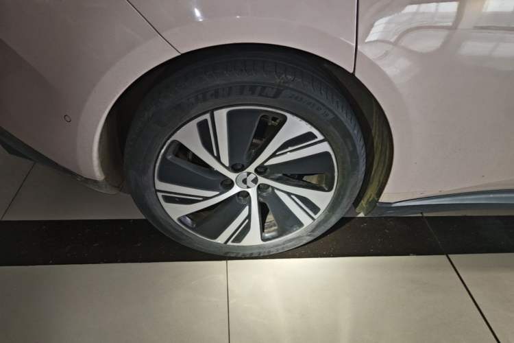Used Nio ET5 2024 75 kWh Exterior 5