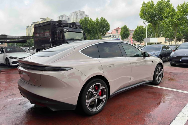 Used Nio ET5 2024 75 kWh Exterior 5
