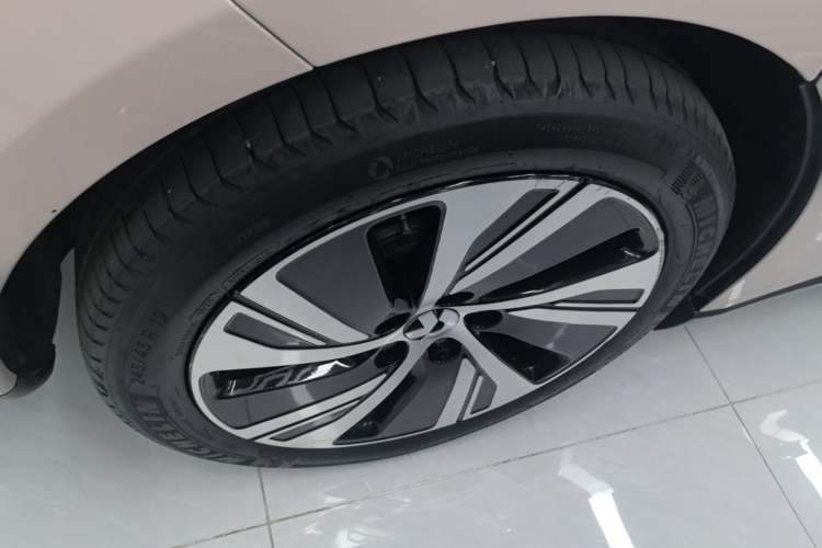 Used Nio ET5 2024 75 kWh Exterior 5