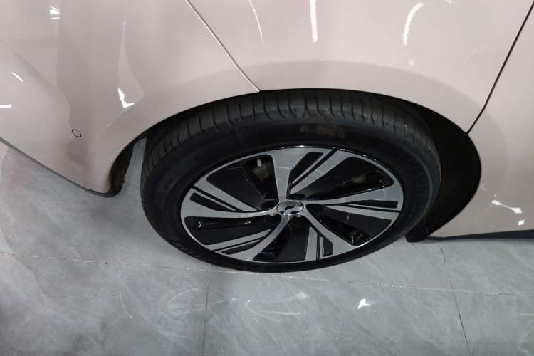 Used Nio ET5 2024 75 kWh Exterior 5