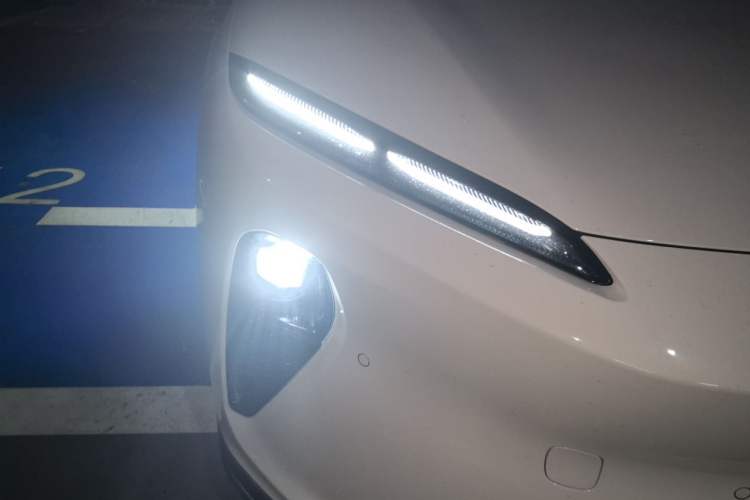 Used Nio ET5 2024 75 kWh Exterior 6