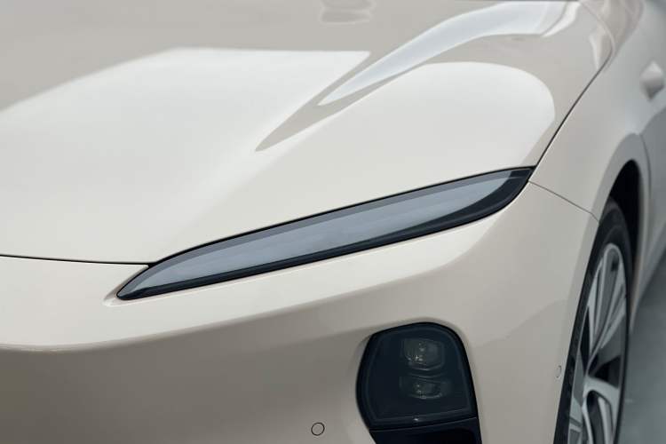 Used Nio ET5 2024 75 kWh Exterior 6