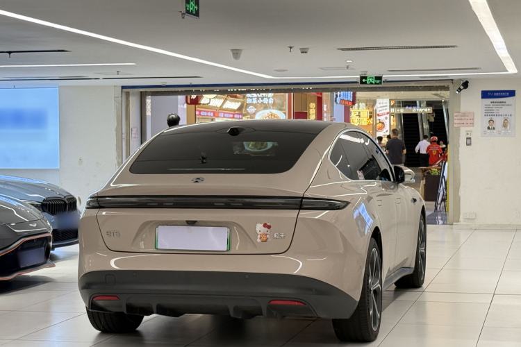 Used Nio ET5 2024 75 kWh Exterior 6