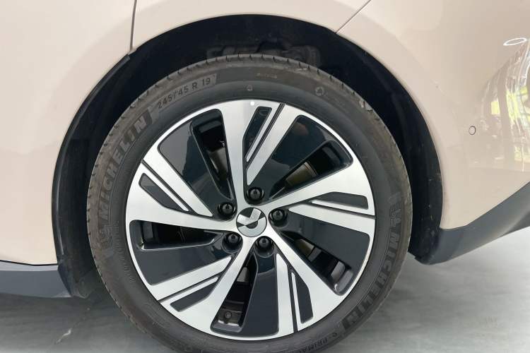 Used Nio ET5 2024 75 kWh Exterior 7
