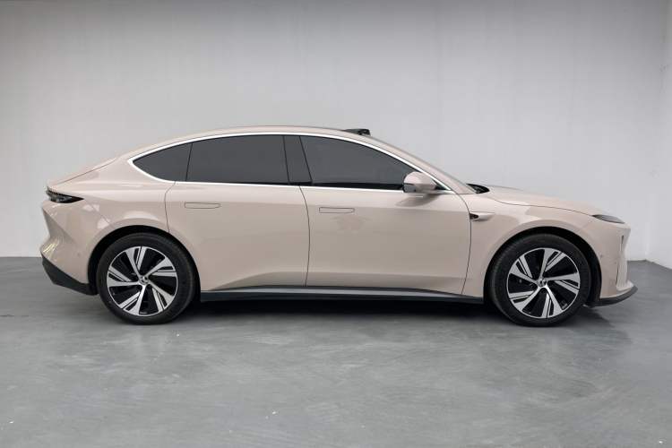 Used Nio ET5 2024 75 kWh Exterior 8