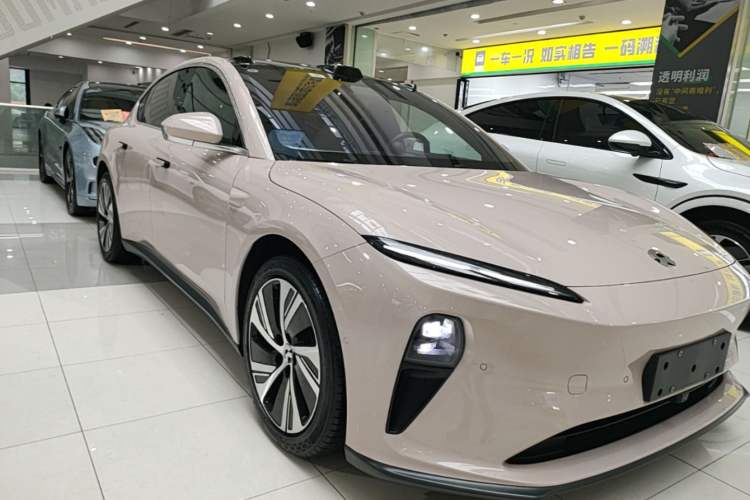 Used Nio ET5 2024 75 kWh Front Right 45 Deg