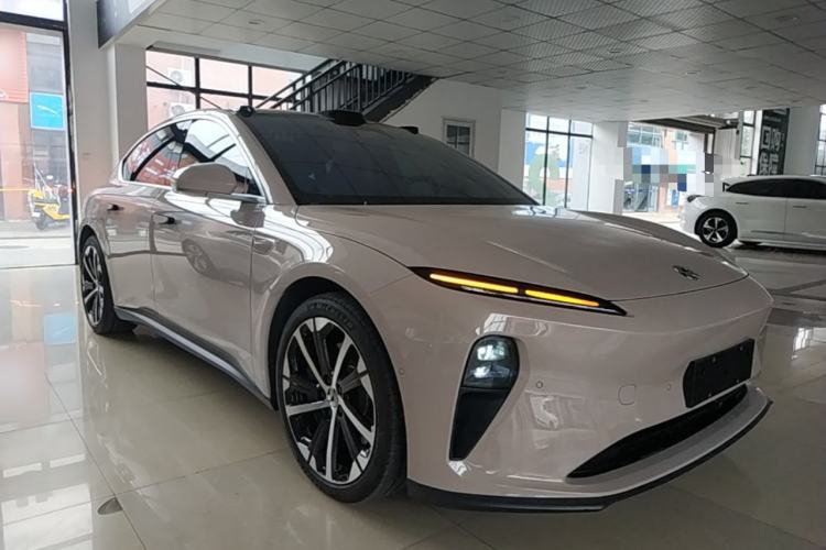 Used Nio ET5 2024 75 kWh Front Right 45 Deg