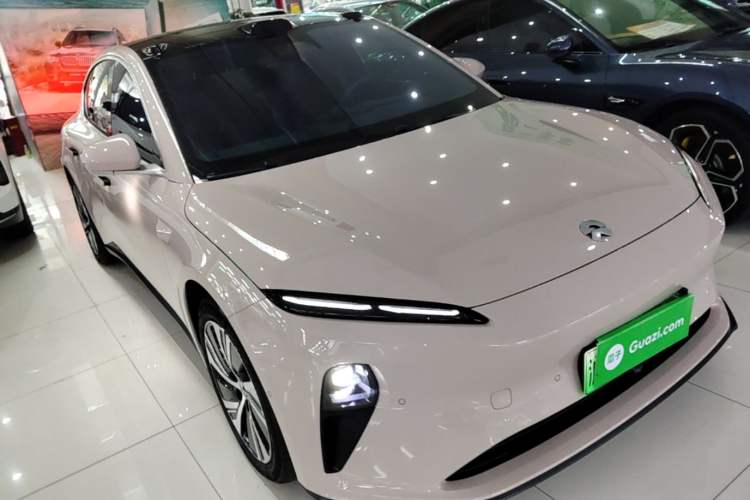 Used Nio ET5 2024 75 kWh Front Right 45 Deg