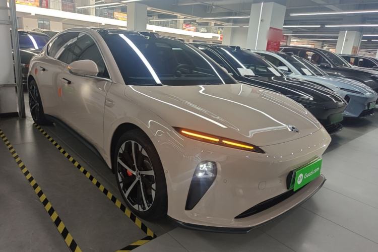 Used Nio ET5 2024 75 kWh Front Right 45 Deg