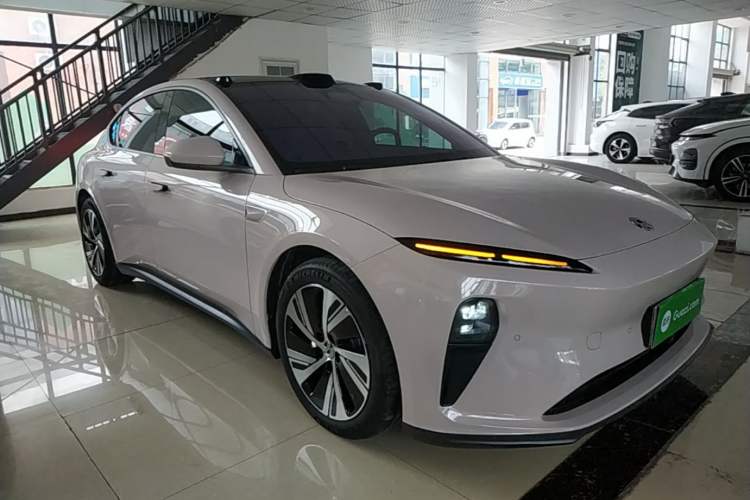 Used Nio ET5 2024 75 kWh Front Right 45 Deg