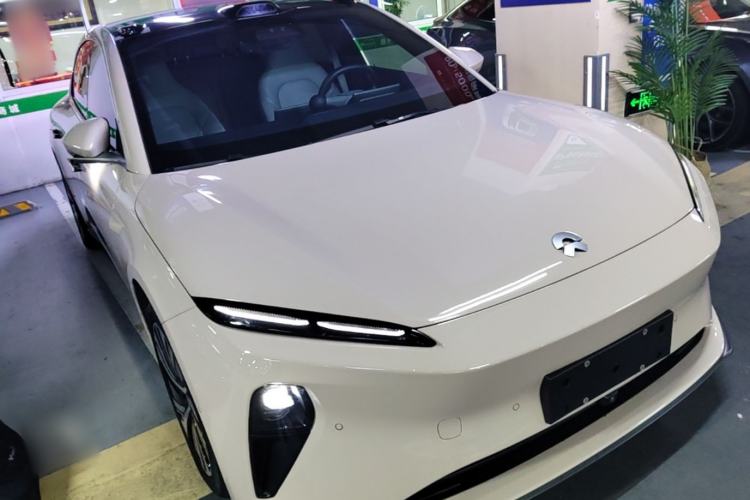 Used Nio ET5 2024 75 kWh Front Right 45 Deg