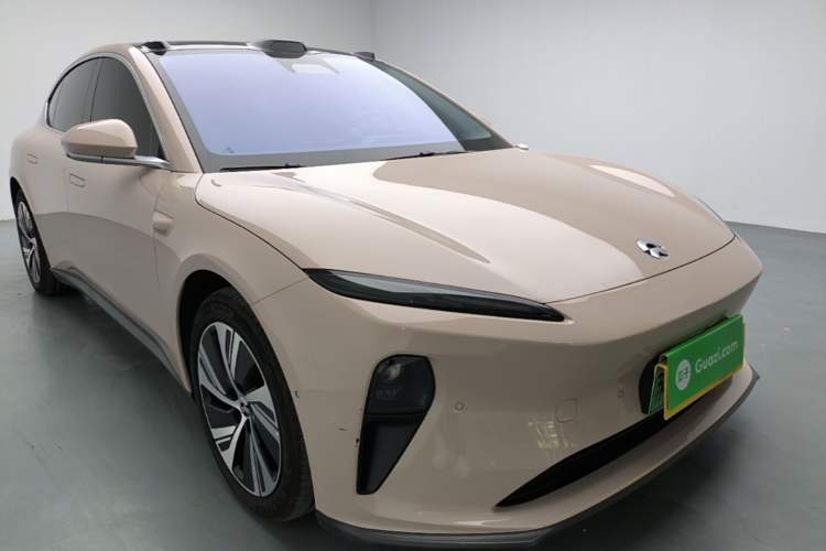 Used Nio ET5 2024 75 kWh Front Right 45 Deg