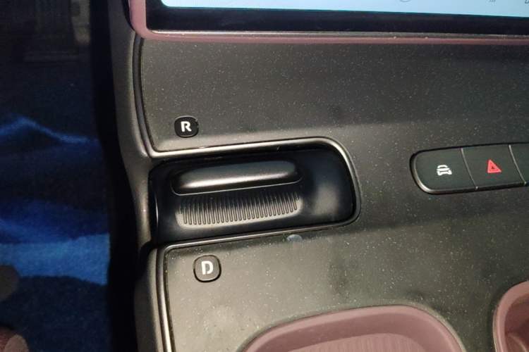 Used Nio ET5 2024 75 kWh Gear Lever