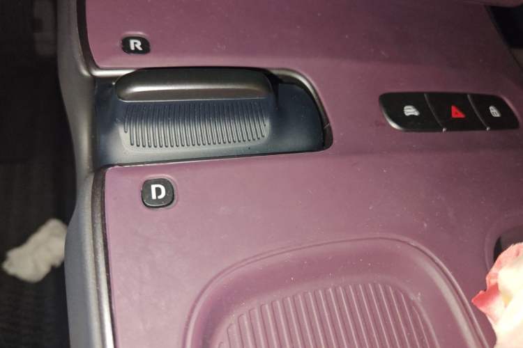 Used Nio ET5 2024 75 kWh Gear Lever