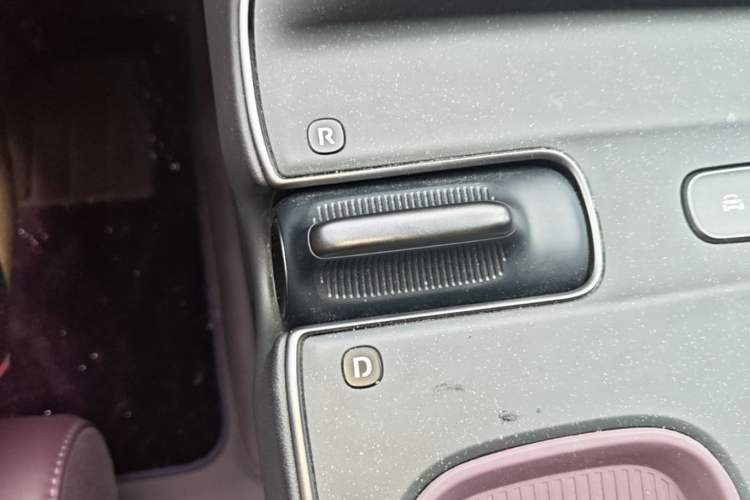 Used Nio ET5 2024 75 kWh Gear Lever