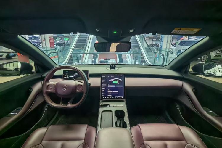 Used Nio ET5 2024 75 kWh Center Console
