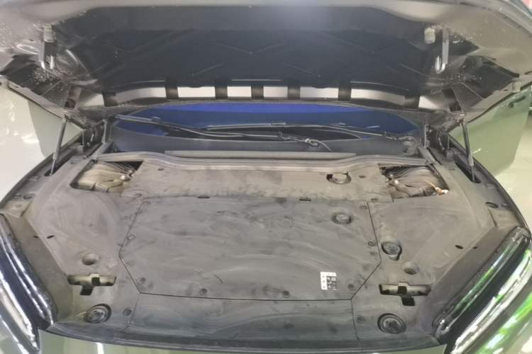 Used Nio ET5 2024 75 kWh Engine Bay