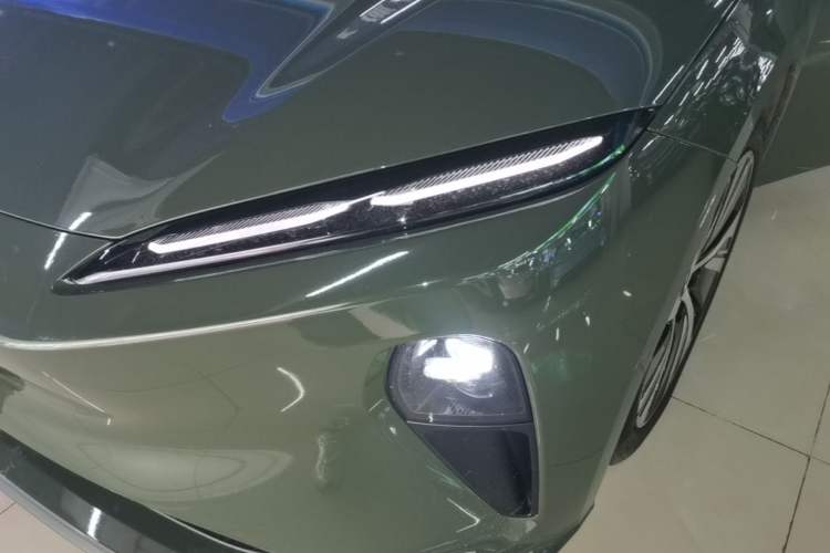 Used Nio ET5 2024 75 kWh Left Front Headlight