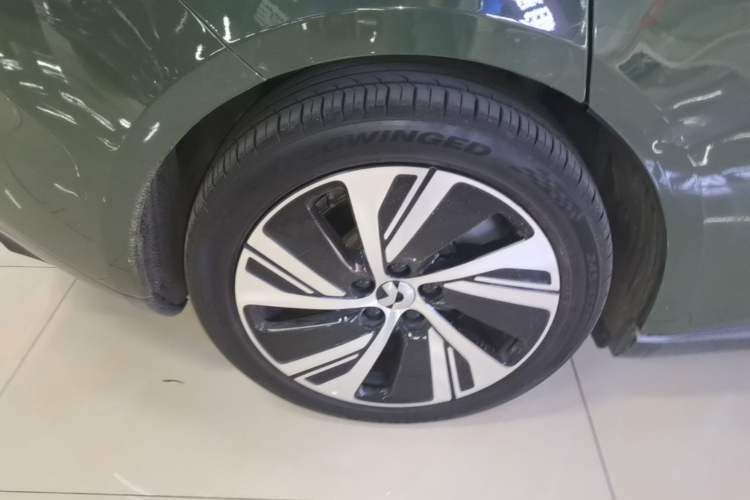 Used Nio ET5 2024 75 kWh Right Rear Wheel Hub