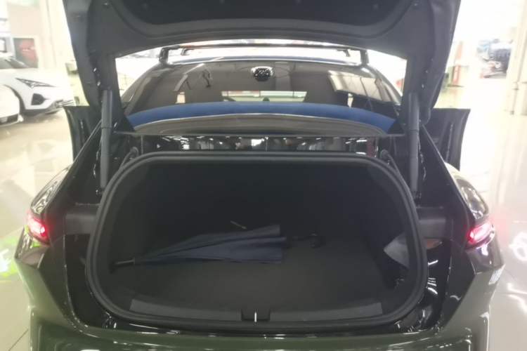 Used Nio ET5 2024 75 kWh Trunk