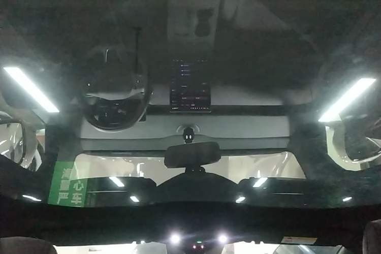 Used Nio ET5 2024 75 kWh Headliner