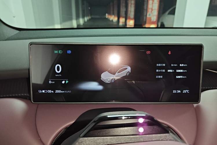 Used Nio ET5 2024 75 kWh Instrument Cluster