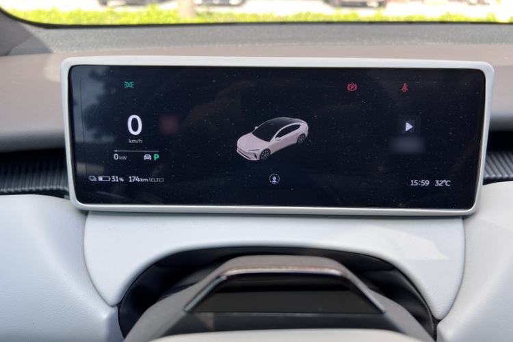 Used Nio ET5 2024 75 kWh Interior 10